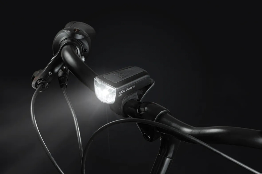 AXA DWN Koplamp 30 Lux LED USB-C Oplaadbaar Zwart