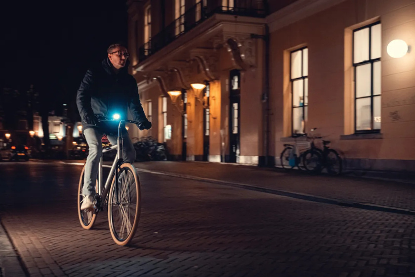 AXA DWN Koplamp 30 Lux LED USB-C Oplaadbaar Zwart