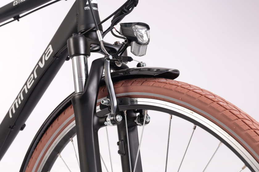 Minerva Estrel 28 Inch Men 9SP Rim Brakes Black